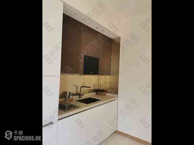 Sai Ying Pun - 63, Pokfulam Amber House (Tower 1) 03