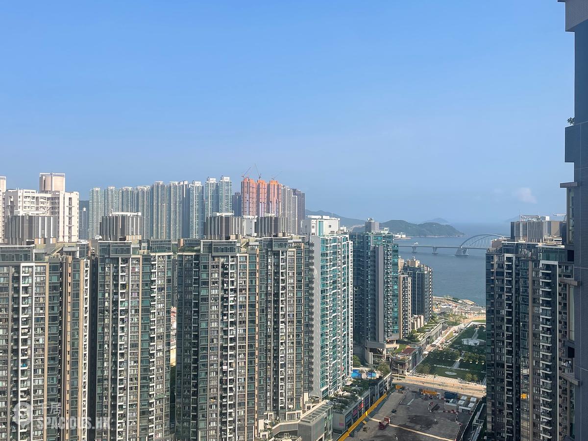 Tseung Kwan O - The Wings The Wings 01