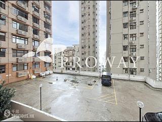 Mid Levels West - Parkway Court Block B 02