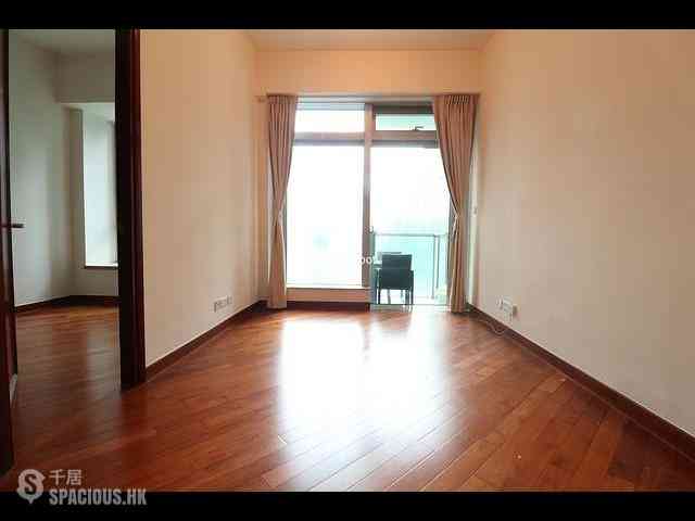 Wan Chai - The Avenue Phase 2 02