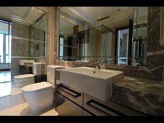 Wan Chai - The Avenue Phase 2 07
