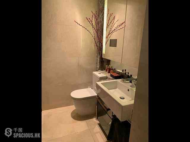 Wan Chai - The Avenue Phase 2 06