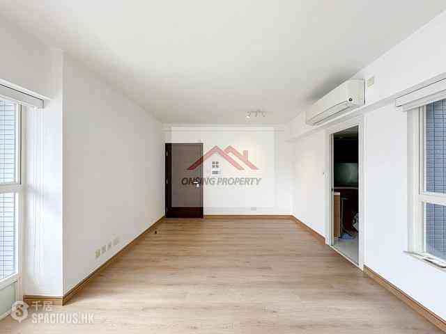 Soho - Centrestage 02