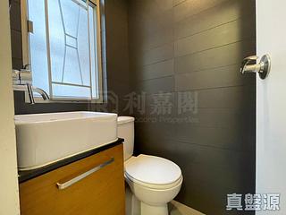 Mid Levels Central - On Fung Building 08