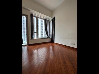 Wan Chai - The Avenue Phase 2 Block 2 04