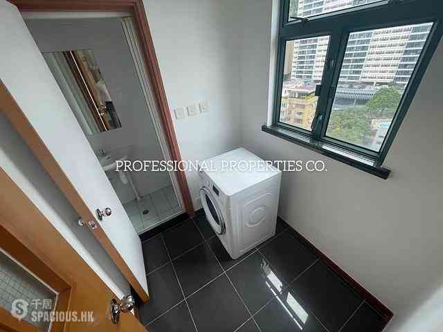 Mid Levels West - 80 Robinson Road 03