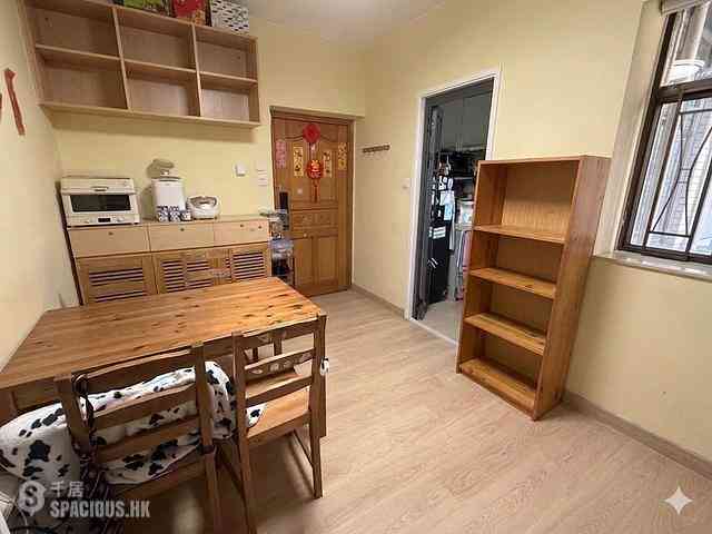 Sai Ying Pun - Tong Nam Mansion 01