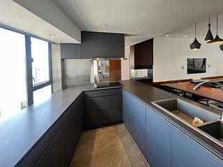 Mid Levels Central - Birchwood Place 09
