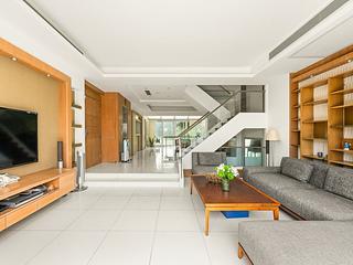 Wong Chuk Hang - Manly Villa 13