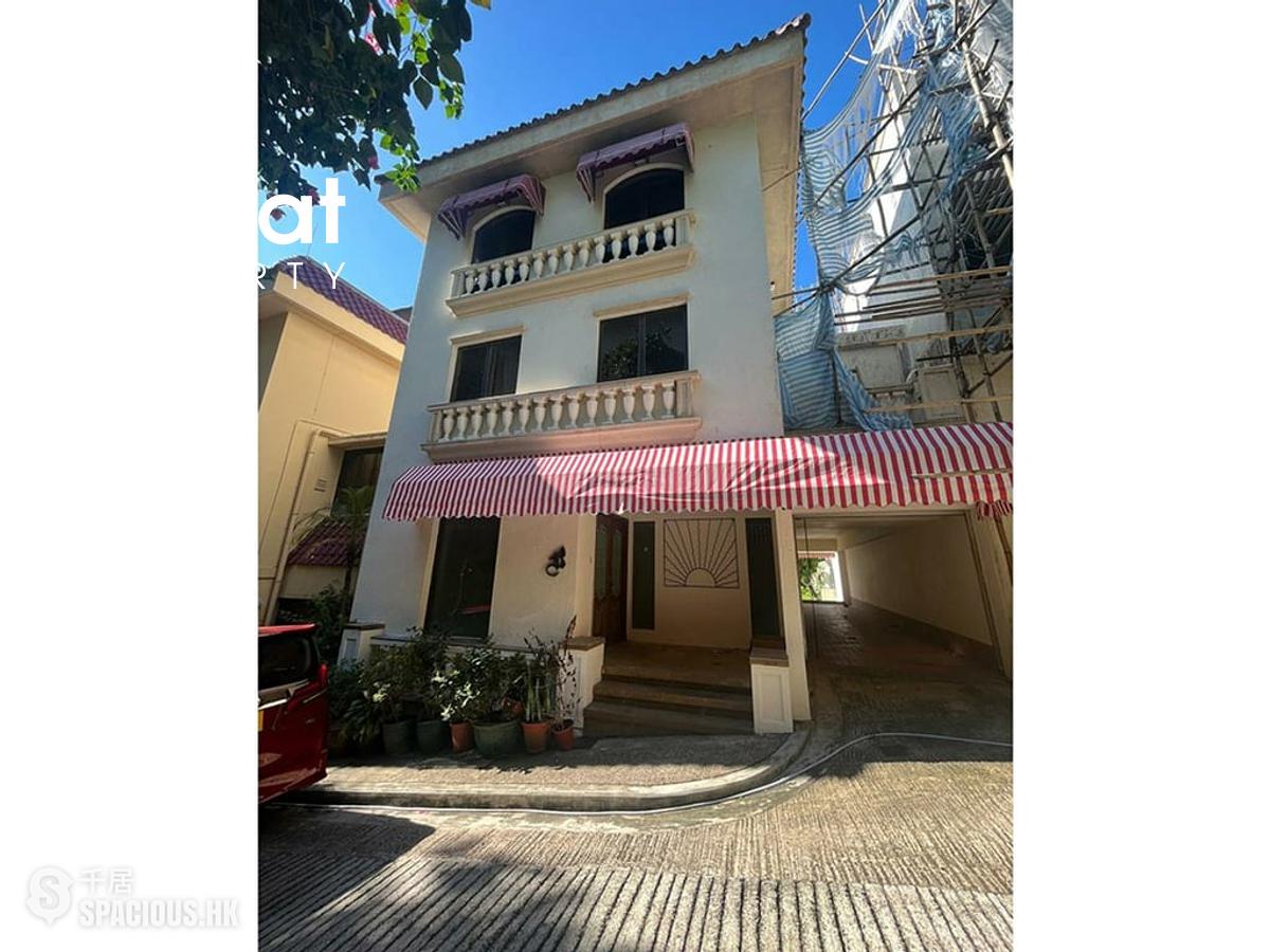 Repulse Bay - Villa Corniche 01