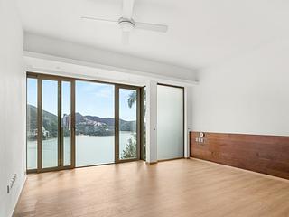 Repulse Bay - The Beachfront 06