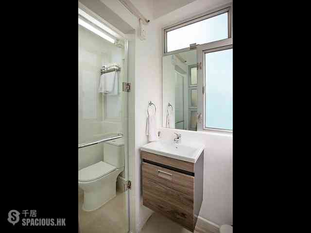 Sai Ying Pun - 21-23, Kwai Heung Street 07