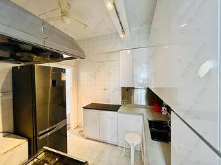 Mid Levels Central - Best View Court Block 68, Macdonnell Road 09