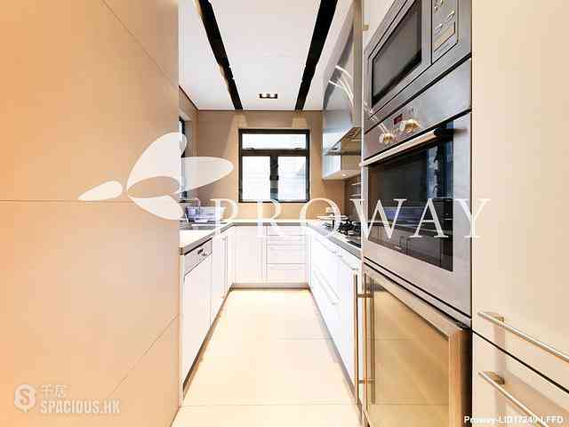 Mid Levels Central - Tavistock II 09