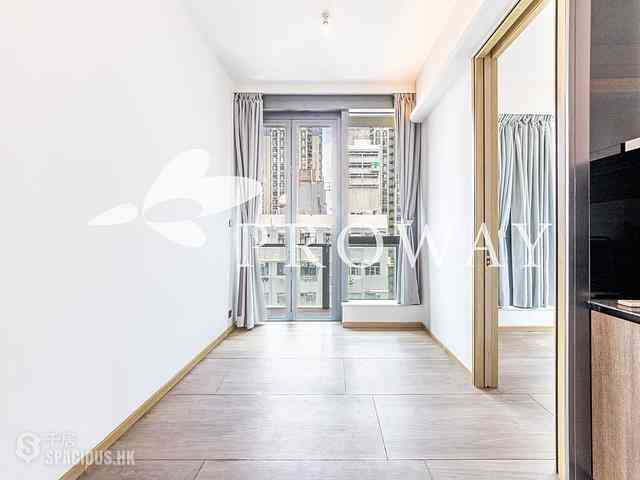 Sai Ying Pun - Two・Artlane 01