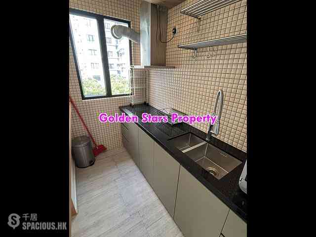 Sheung Wan - Pong Fai Building 03