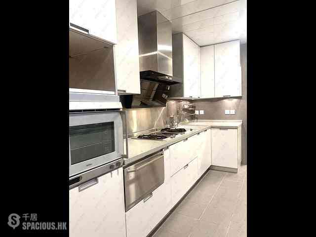 Mid Levels Central - Garden Terrace 04