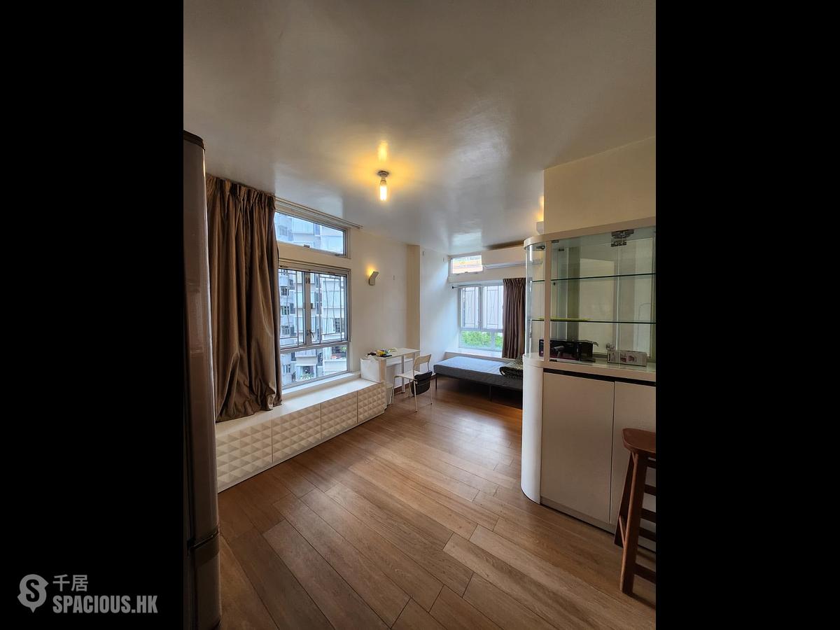 Shek Tong Tsui - Fortune Villa 01