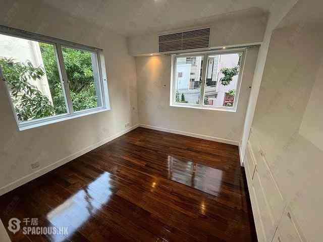 Mid Levels Central - Kam Fai Mansion 05
