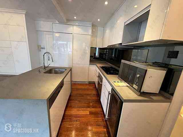 Mid Levels Central - Kam Fai Mansion 07