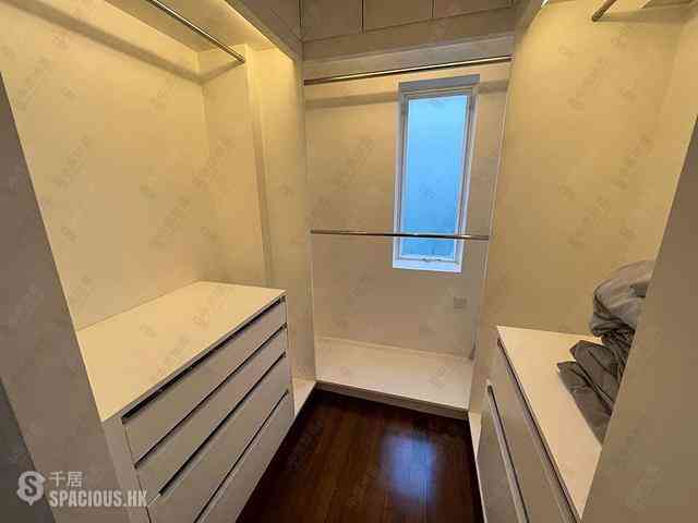 Mid Levels Central - Kam Fai Mansion 16