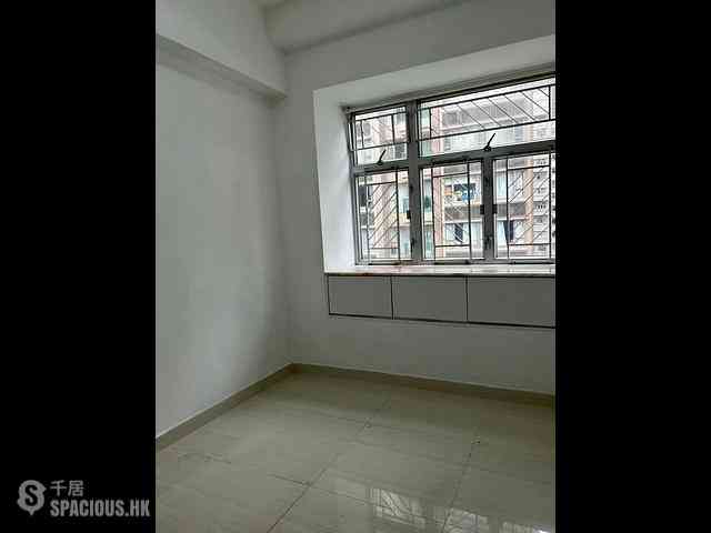 Sai Ying Pun - Yee Fung Court 01