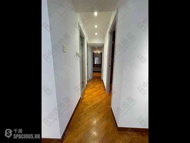 Mid Levels West - 80 Robinson Road 12