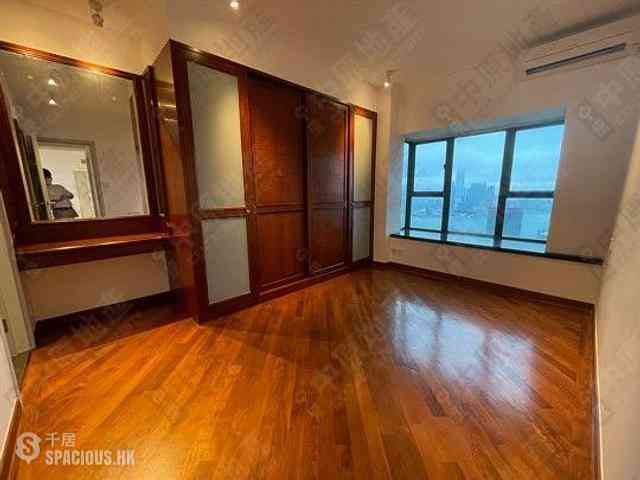 Mid Levels West - 80 Robinson Road 19