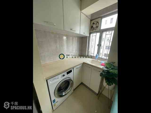 Sai Ying Pun - Fook Moon Building 06