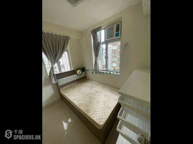 Sai Ying Pun - Fook Moon Building 07