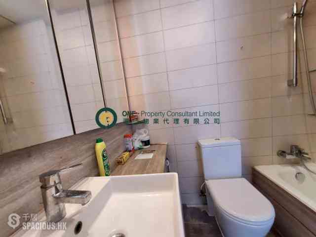 Sai Ying Pun - Island Crest 04
