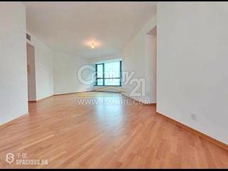 Mid Levels West - 80 Robinson Road 12