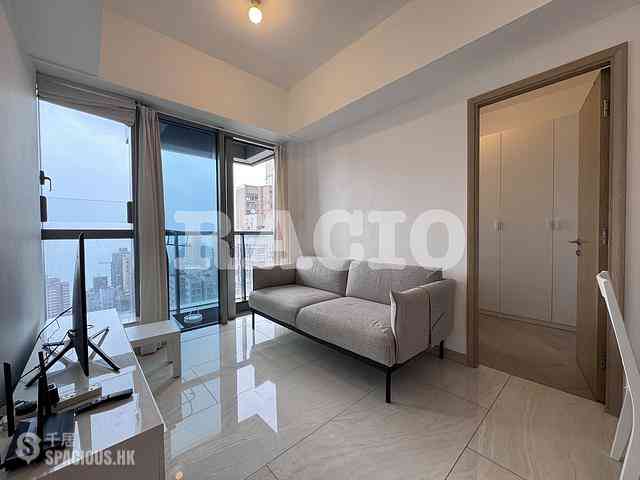 Sai Ying Pun - King's Hill 04