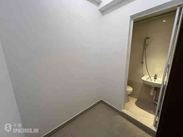 Sai Ying Pun - The Summa Block 1 05