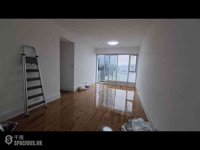 Quarry Bay - The Orchards Block 1 03