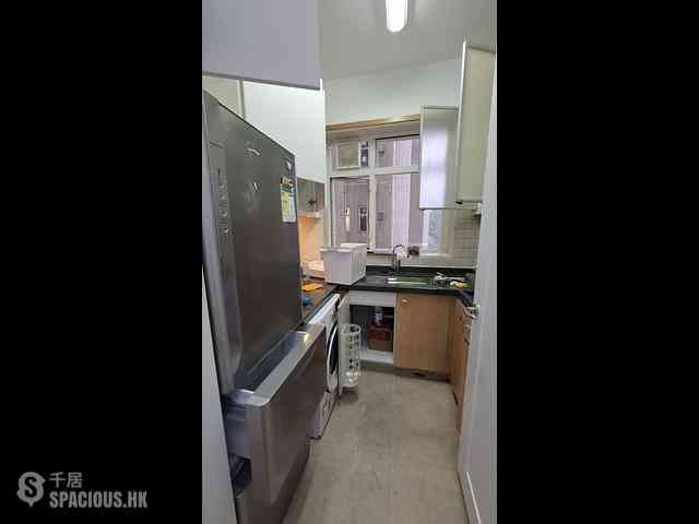 Quarry Bay - The Orchards Block 1 05