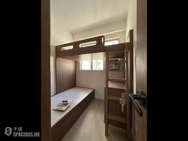Kennedy Town - Luen Gay Apartments 02
