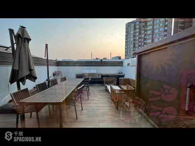 Gold Coast / So Kwun Wat - The Carmel 16