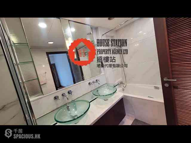 West Kowloon - The Harbourside Block 3 06
