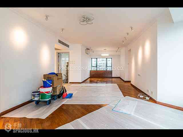 Mid Levels West - 80 Robinson Road 02