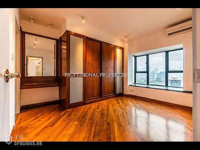 Mid Levels West - 80 Robinson Road 08