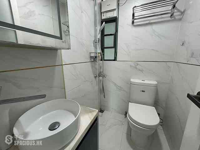 Wan Chai - Royal Court 05