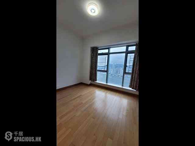 West Kowloon - The Harbourside Block 3 05