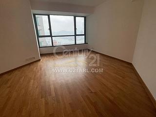 Mid Levels West - 80 Robinson Road 05