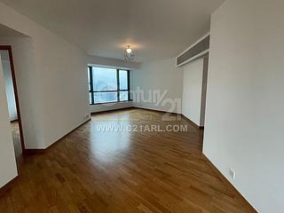 Mid Levels West - 80 Robinson Road 08
