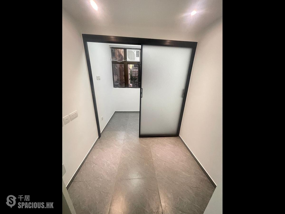 Mong Kok - Sincere House 01