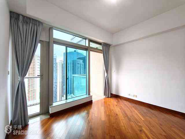 Wan Chai - The Avenue Phase 2 Block 2 01