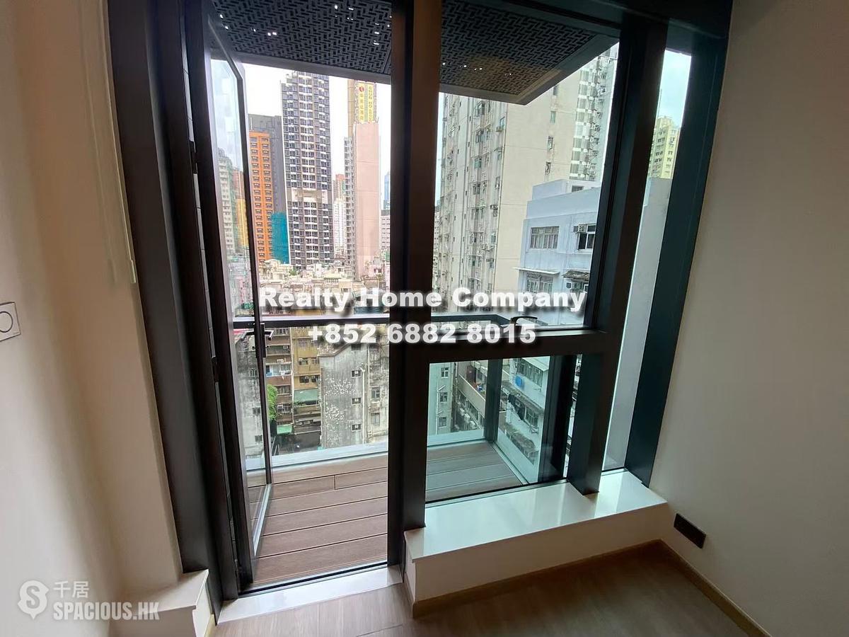 Sai Ying Pun - Two・Artlane 01