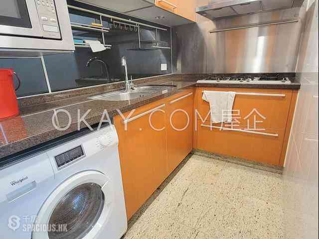 West Kowloon - The Arch Star Tower (Block 2) 02