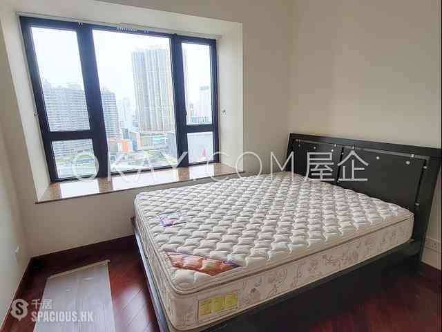 West Kowloon - The Arch Star Tower (Block 2) 03